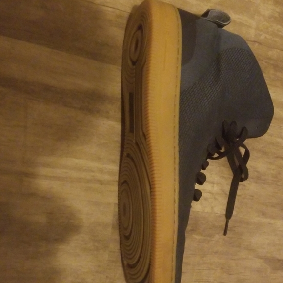 Nike size 11.5 shoes - Picture 4 of 4